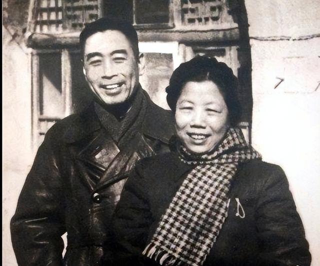 周总理竟还有一位“妻子”,就连邓颖超都对她盛情款待,她是谁?