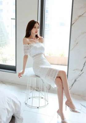 美女腰污图(福利，孙允珠美图，裸肩半透抹胸挂袖蕾丝包臀连衣裙，美如冠玉)