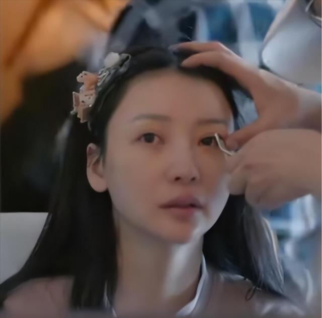 “素颜无人识”的8位女星,带妆个个貌美如花,卸妆:大姐你是谁