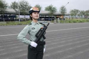 70阅兵美女(「百年青春」梅月圆：66秒、96米、128步 三次受阅的中国女兵)