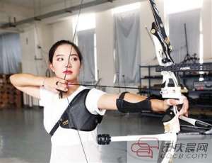 美女拉弓(19岁拿过全国冠军“重庆射箭第一美女”：内心强大的人最美丽)