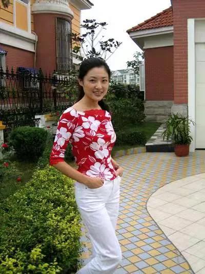 央视美女周涛,堪称花容月貌