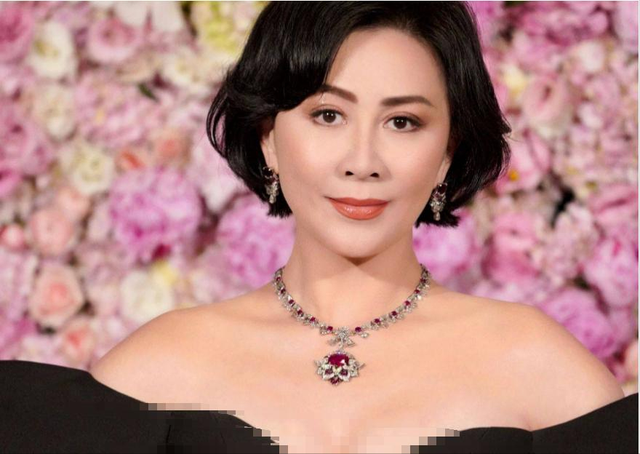 “素颜无人识”的8位女星,带妆个个貌美如花,卸妆:大姐你是谁