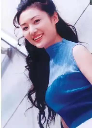 央视美女周涛,堪称花容月貌