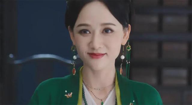 “素颜无人识”的8位女星,带妆个个貌美如花,卸妆:大姐你是谁