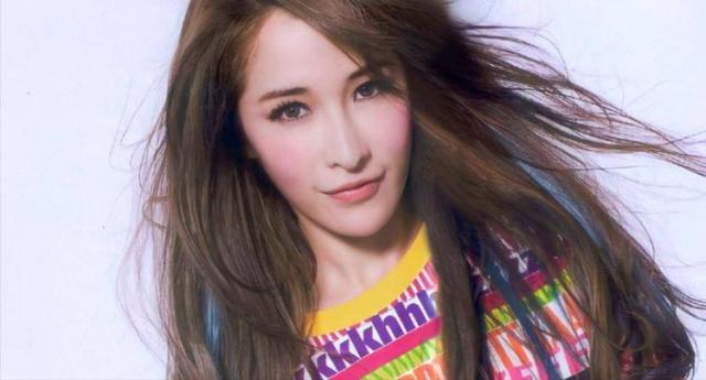 “素颜无人识”的8位女星,带妆个个貌美如花,卸妆:大姐你是谁