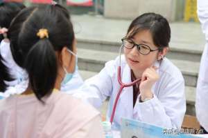 美女旋晕症(头痛、掉秤、发热 二附院确诊一例罕见“东方美女病”)
