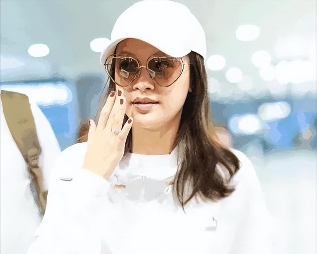 “素颜无人识”的8位女星,带妆个个貌美如花,卸妆:大姐你是谁