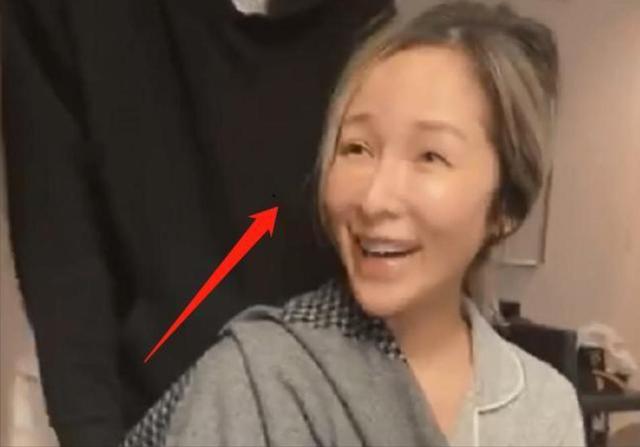 “素颜无人识”的8位女星,带妆个个貌美如花,卸妆:大姐你是谁