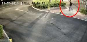 美女泡液体(男子暴力猥亵女子 留下不明液体 称：看到美女 这部位控制不住)
