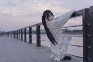 美女入入怀(小说：得知小丫头没事，顾少见到她的第一眼，迫不及待将她拥入怀)