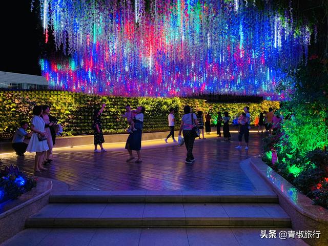 兰州闹市土豪商场，每天都美女如云挥金如土，甘肃人都开车来购物