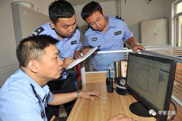 民警“进门”排问题除隐患