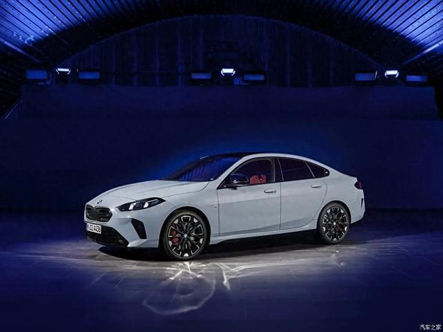 宝马:2.0T、400牛·米,4.9秒破百,大宝马组团来袭!
