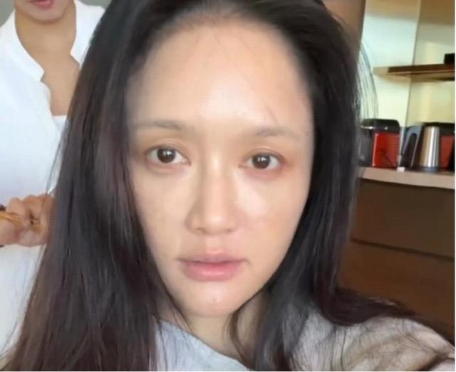 “素颜无人识”的8位女星,带妆个个貌美如花,卸妆:大姐你是谁