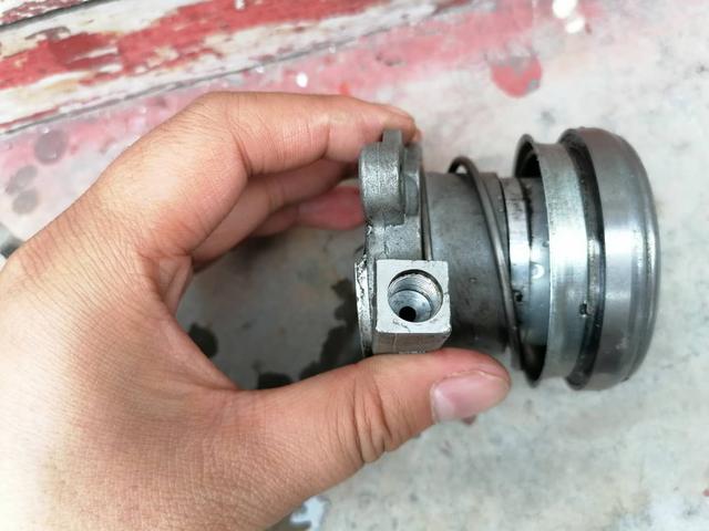 科鲁兹分离轴承漏油泄压,离合器分离不清,档位无法挂入