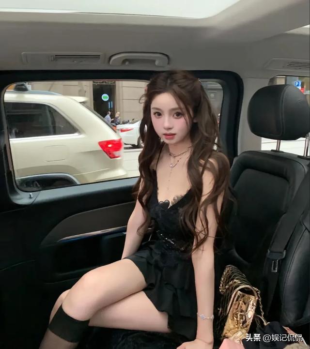 王思聪父亲节表白女友!女方账号被扒,大量私照全流出,太火辣了