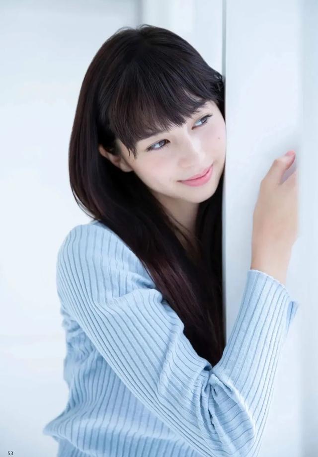 日本混血美女女星-中条彩未,清纯又性感,人美身材好美女图写真