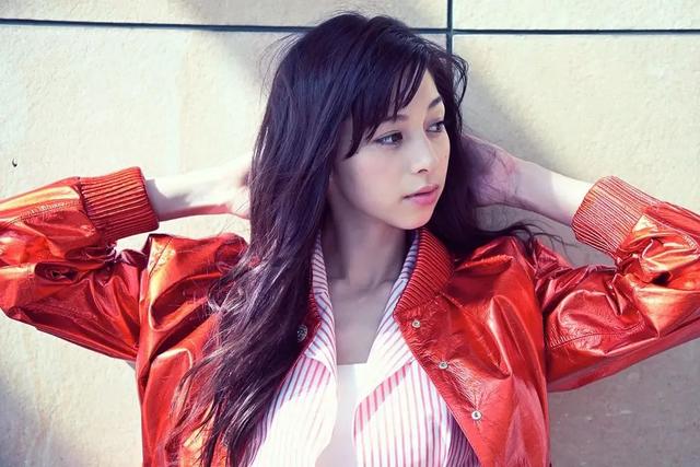 日本混血美女女星-中条彩未,清纯又性感,人美身材好美女图写真