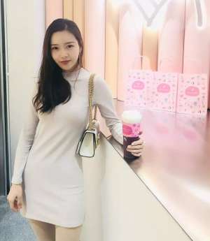 美女吃面条(陕西美女，985大学毕业，吃遍中国，年入千万，给河南捐款50万元)