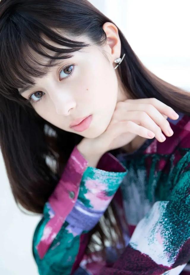 日本混血美女女星-中条彩未,清纯又性感,人美身材好美女图写真