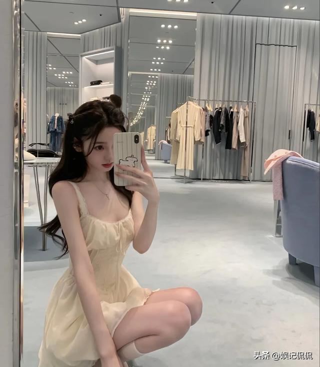 王思聪父亲节表白女友!女方账号被扒,大量私照全流出,太火辣了