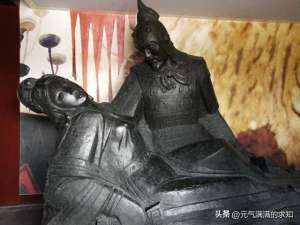 美女拔剑(虞姬拔剑自刎，一代美女陨落，项羽的话才是隐形杀手)