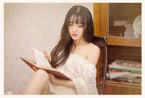 美女总裁的全能兵王萧晨(故事：发现窃听器，他被推举成为保安部部长彻查公司上下)