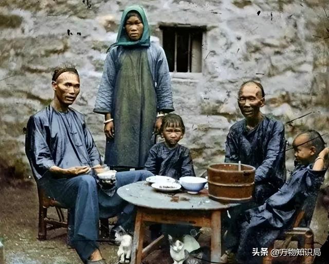 100年前清朝老照片:满族王爷妻妾美丽动人,犯人凌迟处死现场