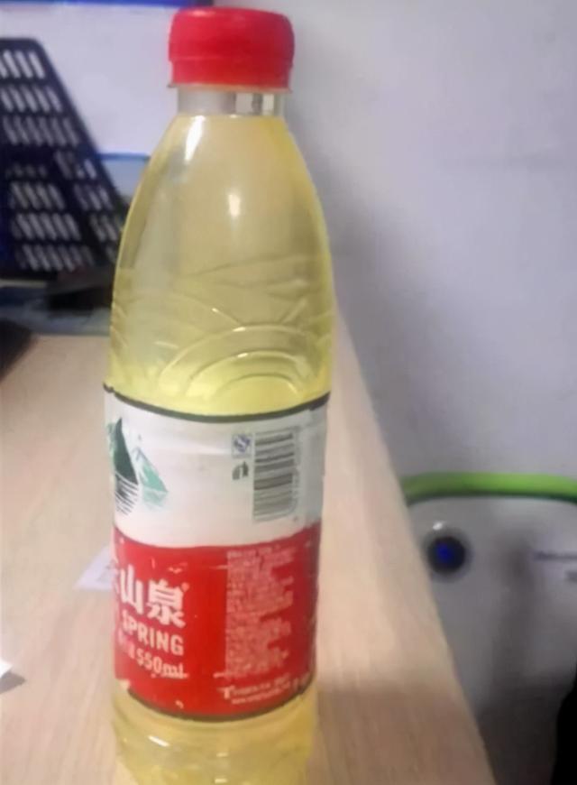 新车出厂时会加多少油,能安全开回家吗?厂家员工告诉你