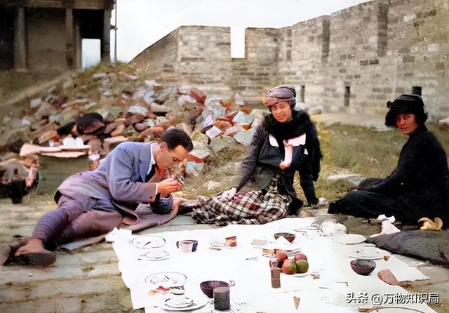 100年前清朝老照片:满族王爷妻妾美丽动人,犯人凌迟处死现场