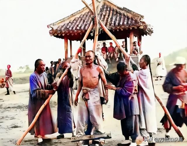 100年前清朝老照片:满族王爷妻妾美丽动人,犯人凌迟处死现场