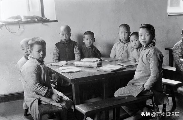 100年前清朝老照片:满族王爷妻妾美丽动人,犯人凌迟处死现场