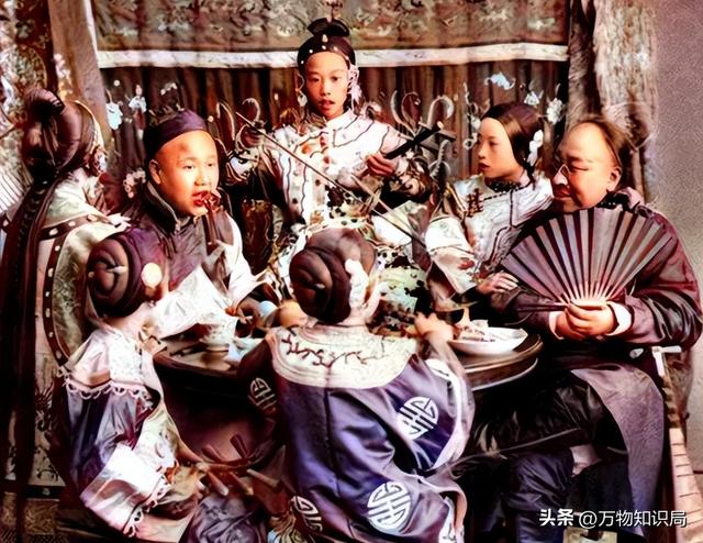 100年前清朝老照片:满族王爷妻妾美丽动人,犯人凌迟处死现场