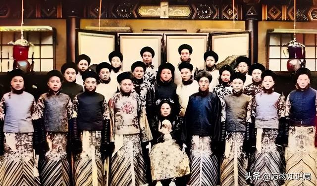 100年前清朝老照片:满族王爷妻妾美丽动人,犯人凌迟处死现场