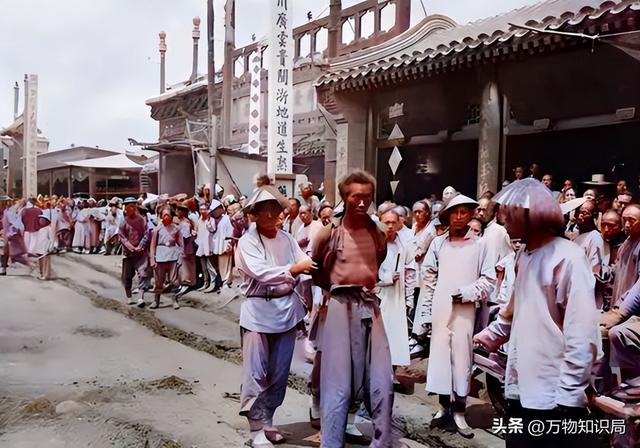 100年前清朝老照片:满族王爷妻妾美丽动人,犯人凌迟处死现场