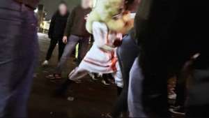 打美女整个屁股(德国奇葩节日：男人拿牛角打女人屁股，女人乐此不疲？现在要被禁)