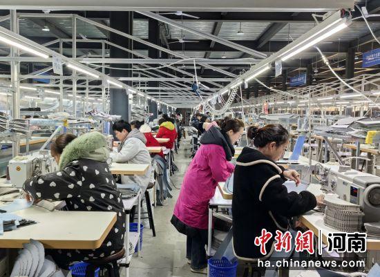 抢开局、拼经济 河南尉氏汽车零部件生产热