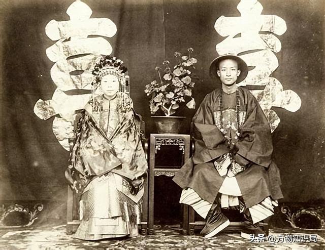 100年前清朝老照片:满族王爷妻妾美丽动人,犯人凌迟处死现场
