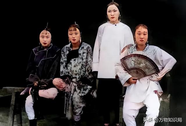 100年前清朝老照片:满族王爷妻妾美丽动人,犯人凌迟处死现场