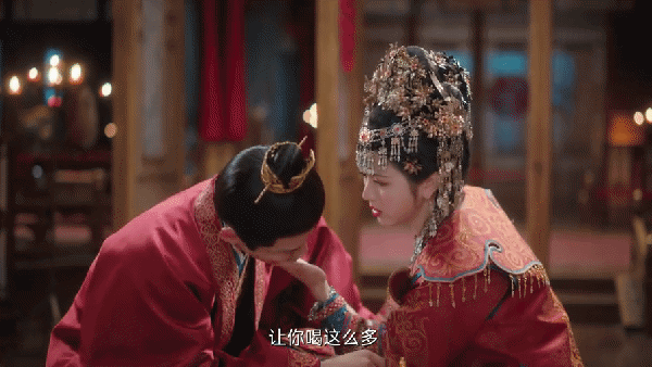 《卿卿日常》尹峥李薇超甜吻戏合集,白敬亭也太会了,要甜晕了。