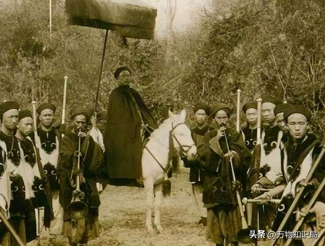 100年前清朝老照片:满族王爷妻妾美丽动人,犯人凌迟处死现场