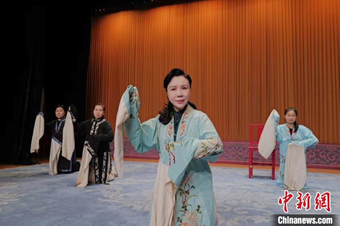 赵秀君委员:让京剧之“魂”在青年演员中传承