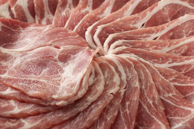 农民散养猪喂这个，猪肉可以卖到1斤256块
