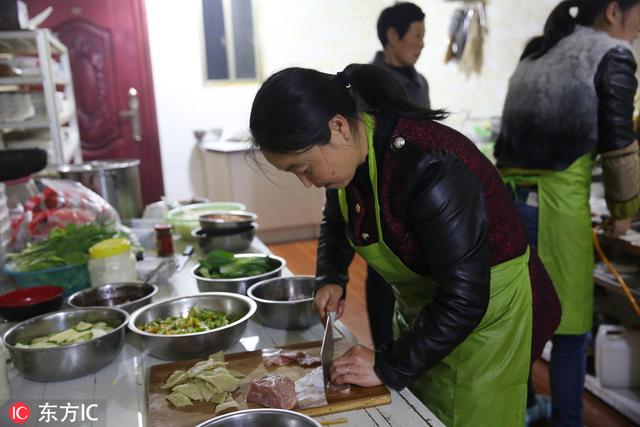 陕西妯娌开农家乐年入30万 公婆种地养猪直供原生态食材